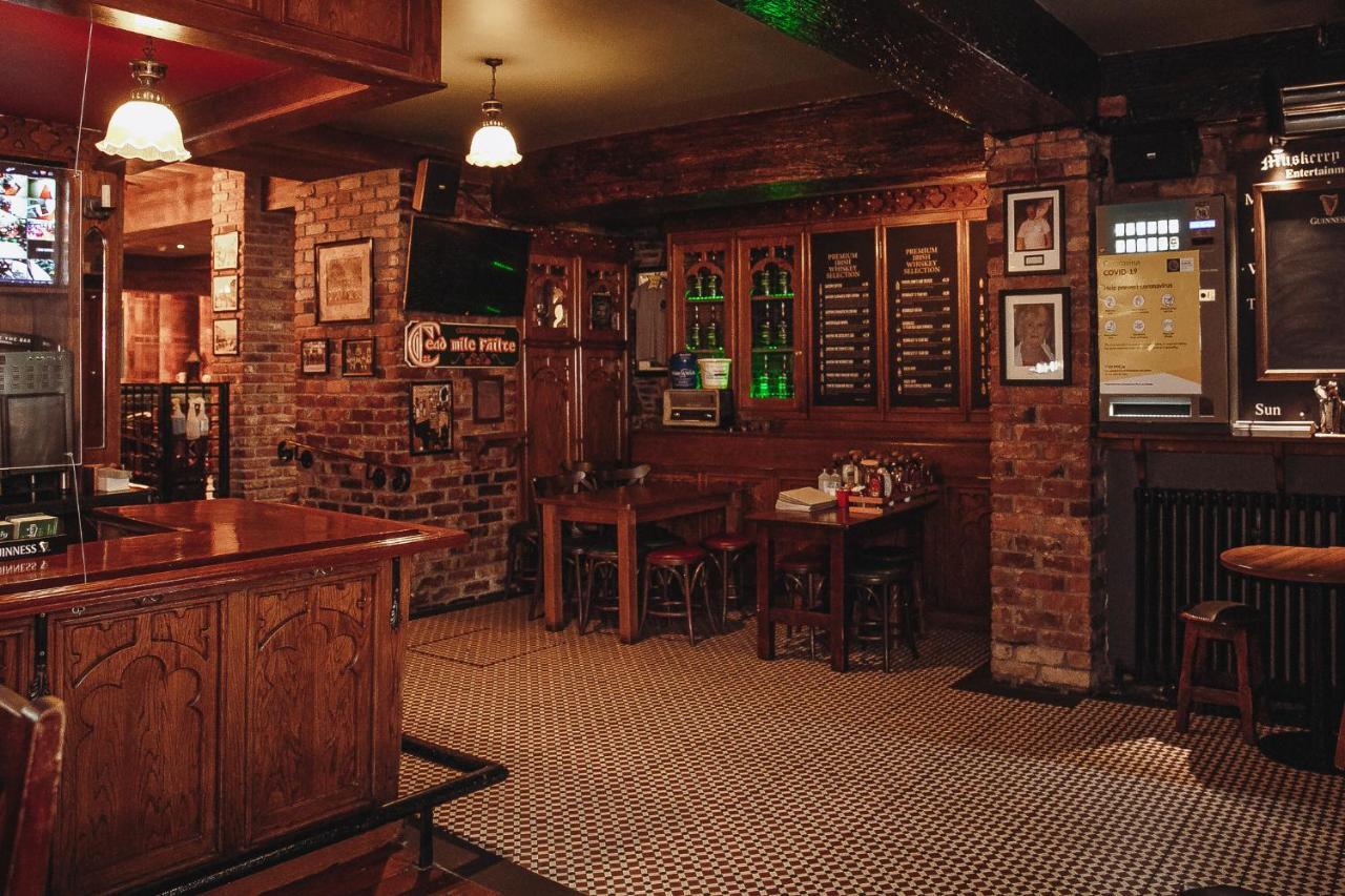 Muskerry Arms Bar And B&B Blarney Exterior foto