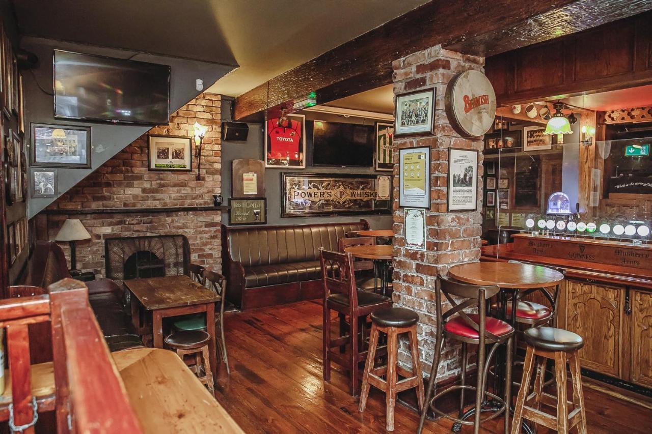 Muskerry Arms Bar And B&B Blarney Exterior foto