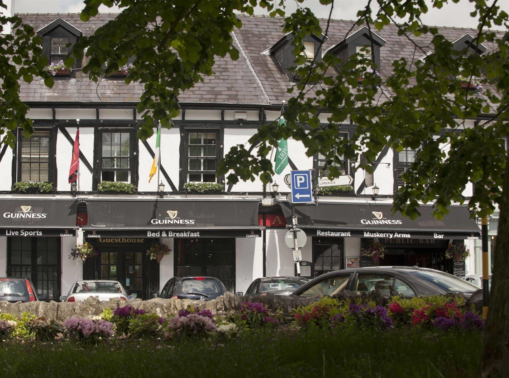 Muskerry Arms Bar And B&B Blarney Exterior foto